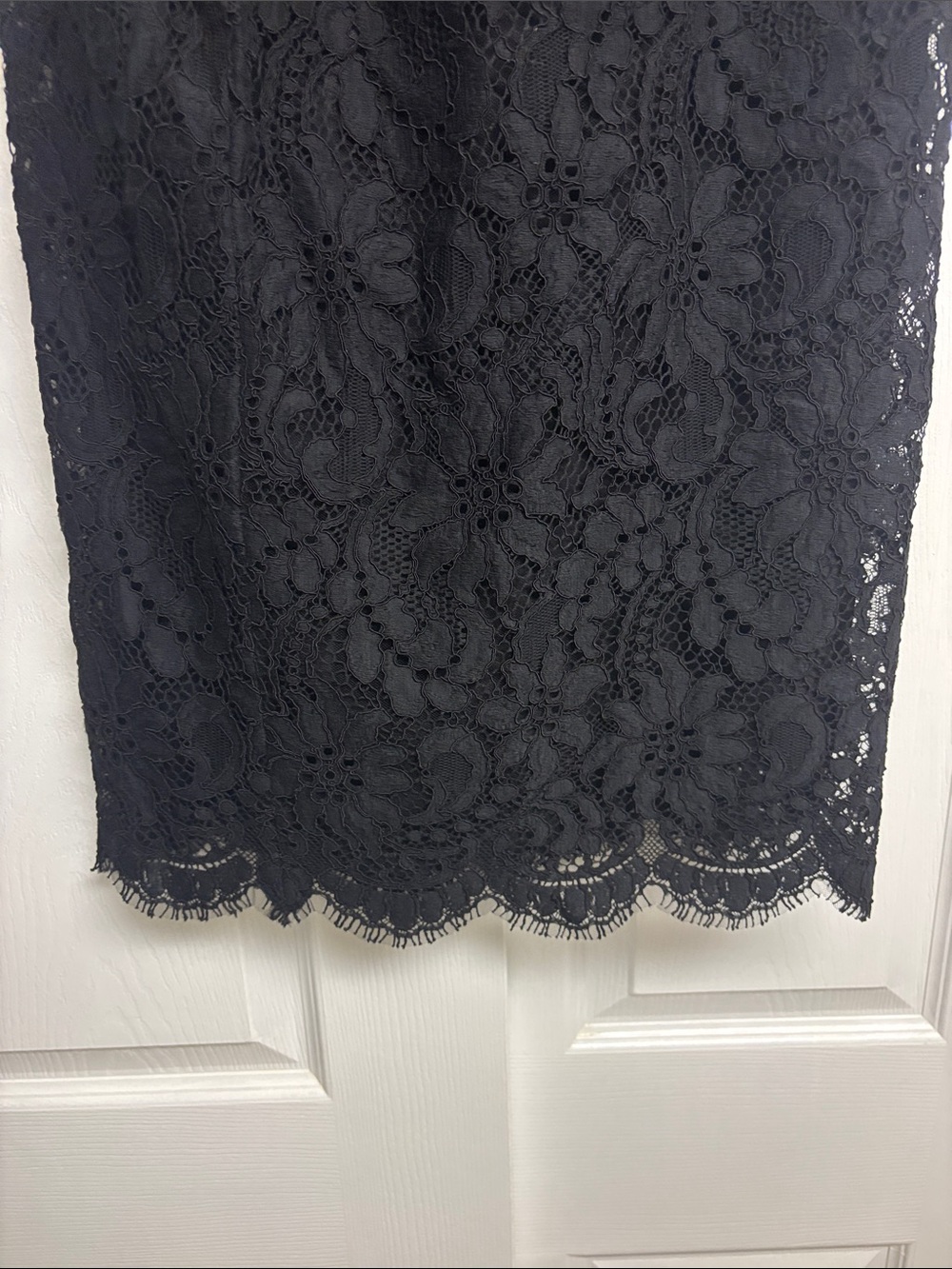 NWT Dolce & Gabanna Black Lace Midi Skirt Size 6 / EU 44 - Picture 4 of 7